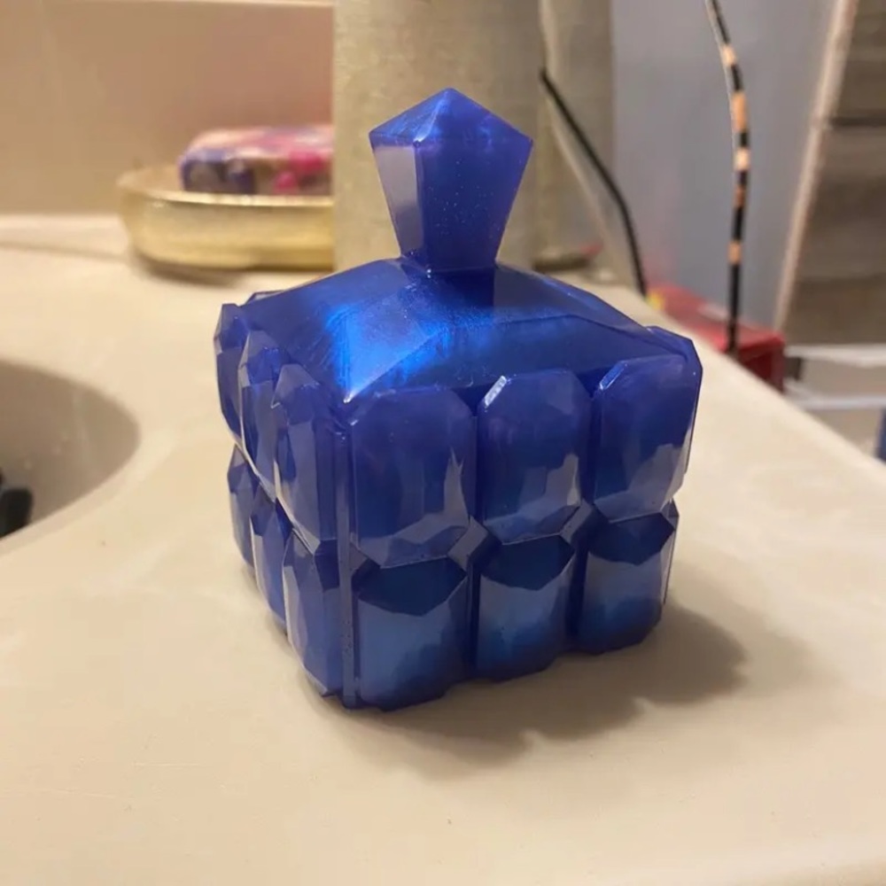 Resin jewelry box